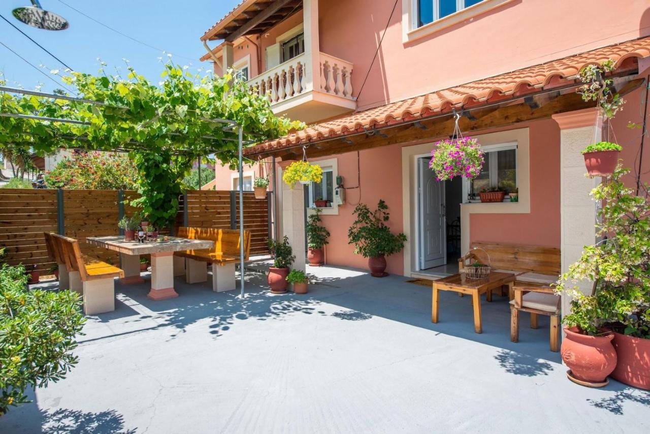 Lena'S Apartments Asztrakerí Kültér fotó